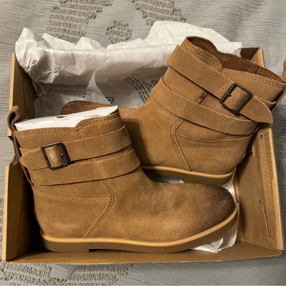 UGG Josefene Ankle Boot - Size 6